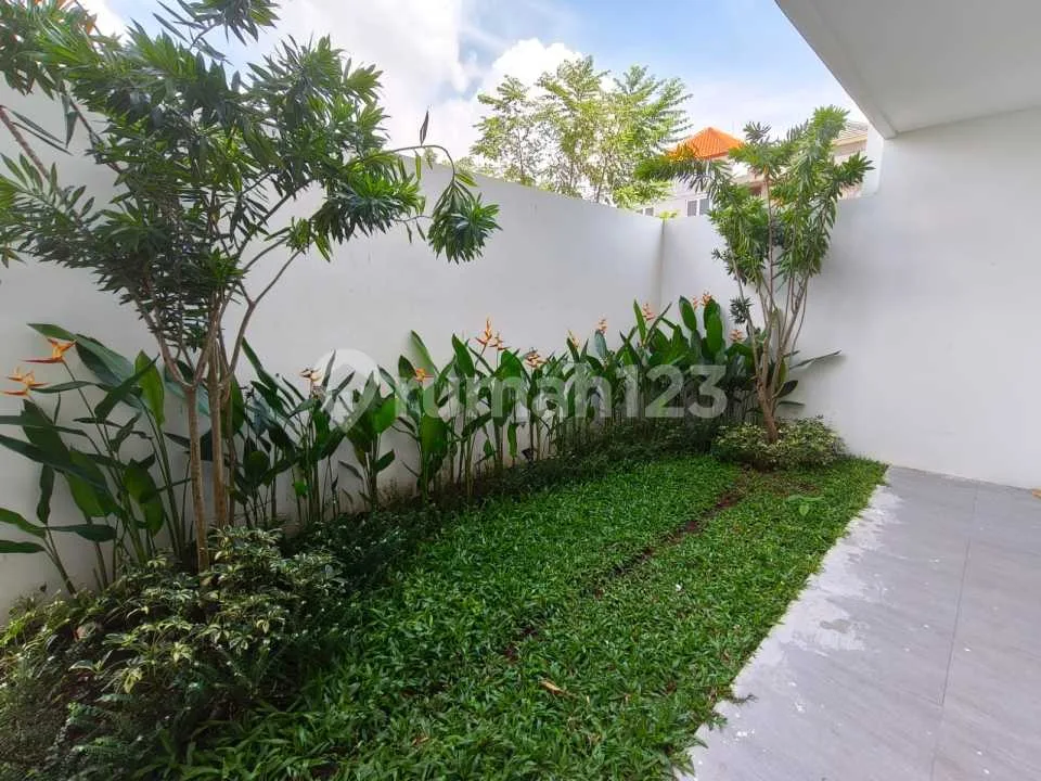 Villa Modern 2 Lantai Semi Furnished Dekat Pantai Sanur - Image 4 of 4