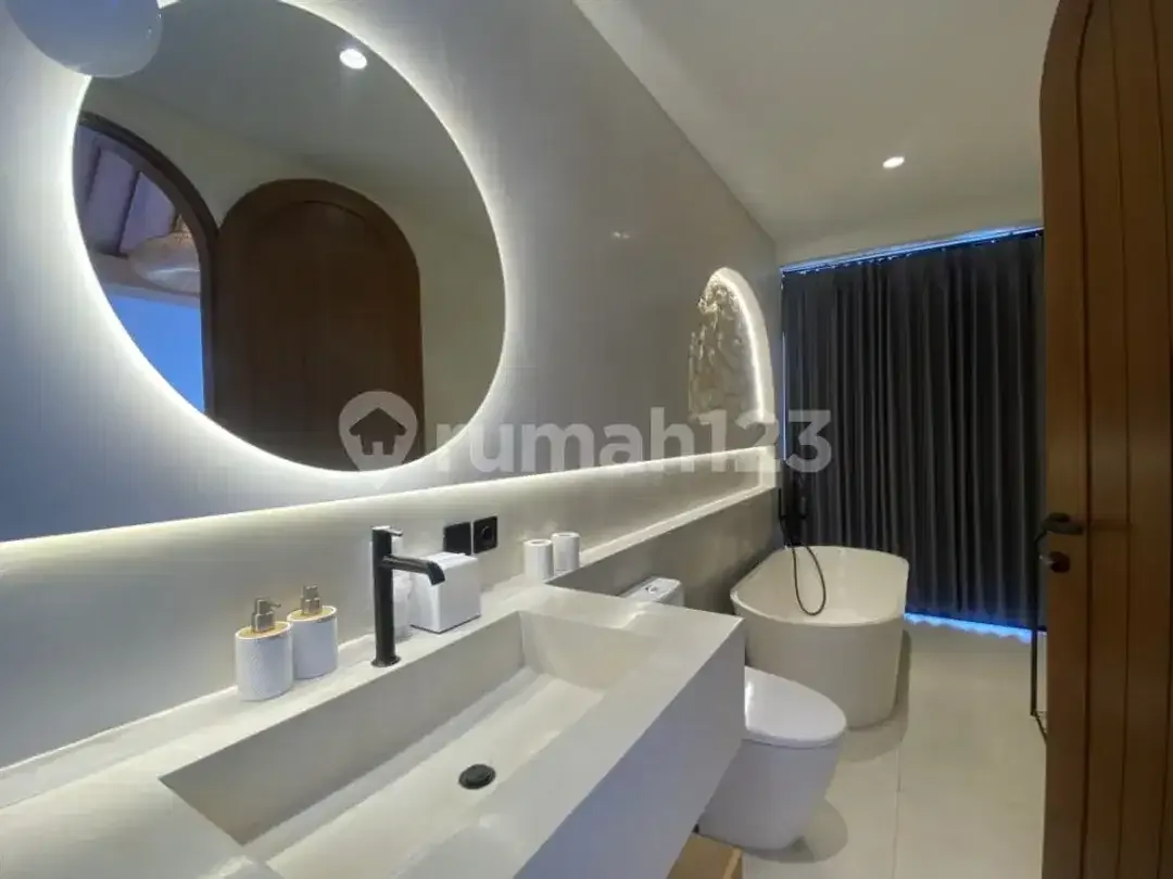 Modern Tropical Villa In Pererenan - Image 6 of 6