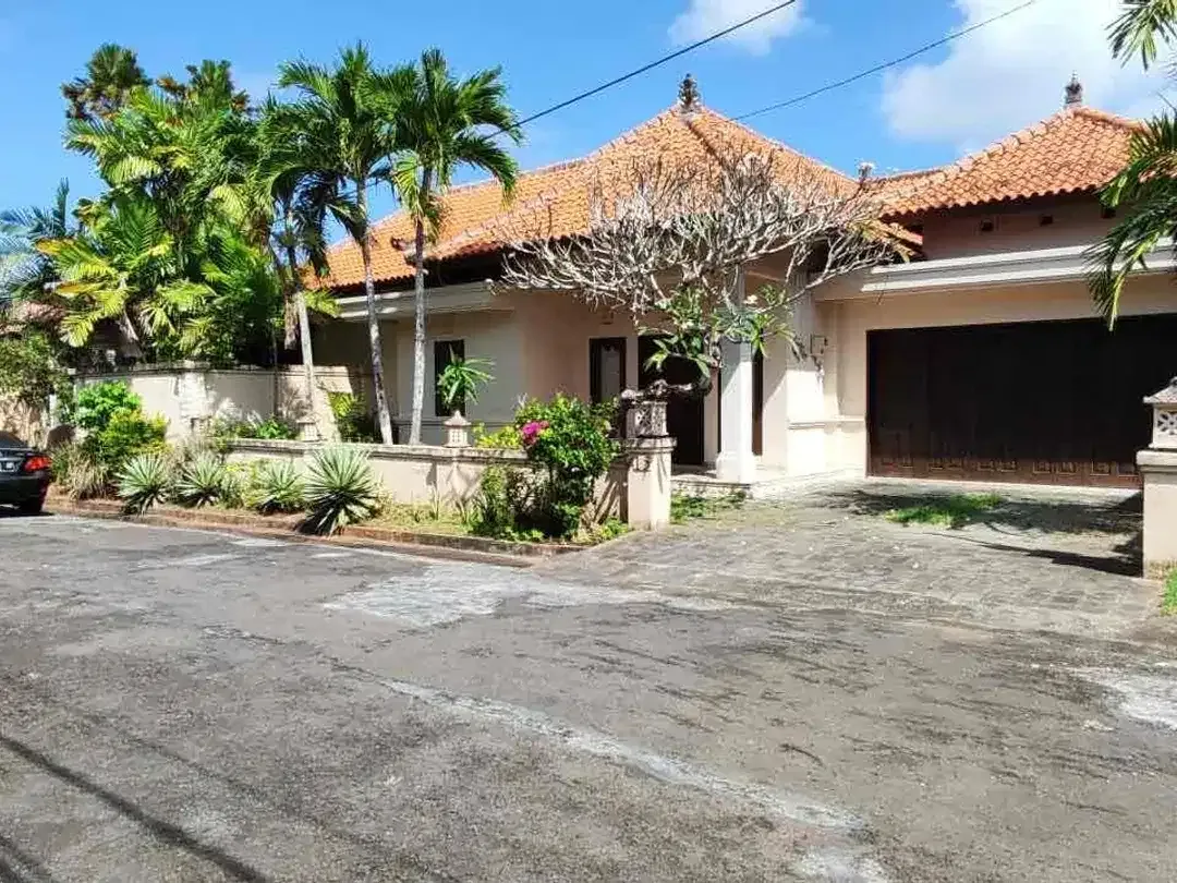 Villa Exclusive One Gate System Cluster ELITE di Nusa Dua - Image 3 of 10