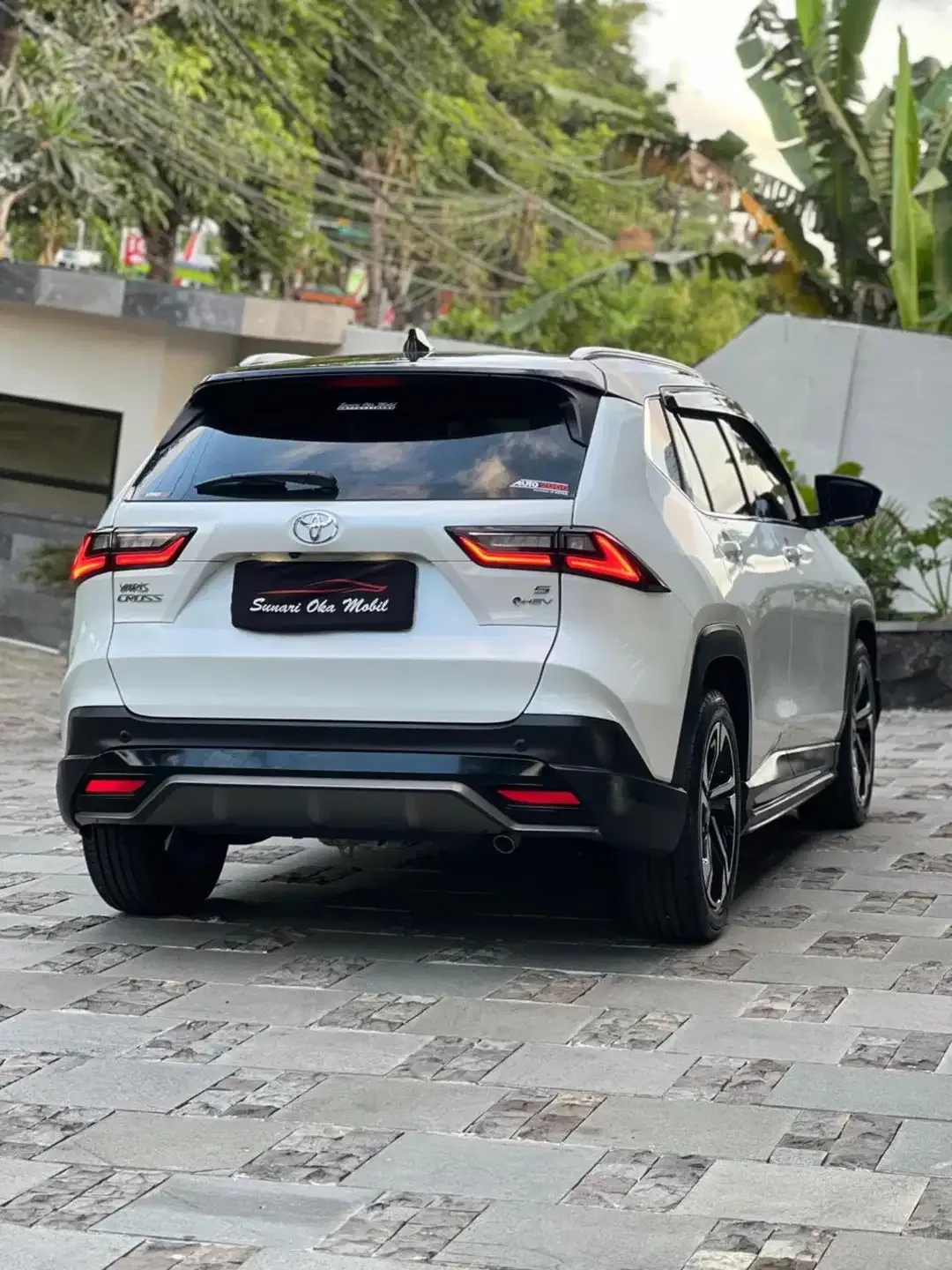 Yaris Cross GR Hybrid 2023 Asli Bali Low KM 11rb - Image 9 of 10