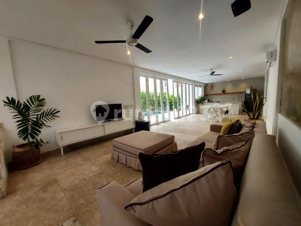 Get It Fast! High Rental Potential 3Br Villa In Berawa - Leasehold Until 2049 - Image 2 of 4
