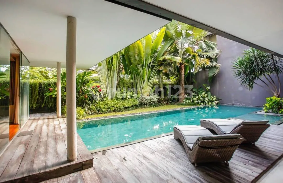 Luxury Villa 3 Bedrooms Villa Central Berawa - Image 3 of 4
