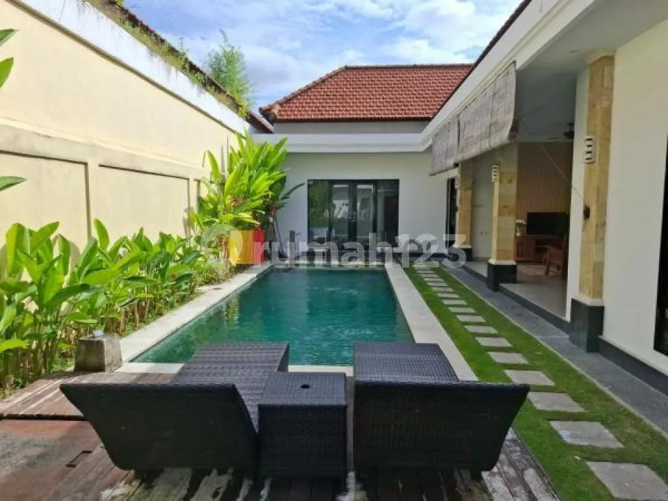 Villa Lux Di Jl Bumbak Cocok Utk Keluarga - Image 1 of 4