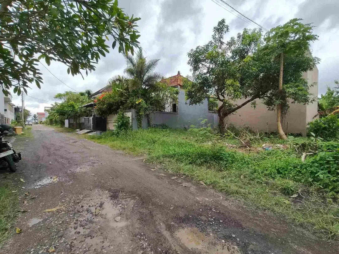 Tanah di Munggu dekat Pantai Seseh dan ke Canggu Bali - Image 1 of 4