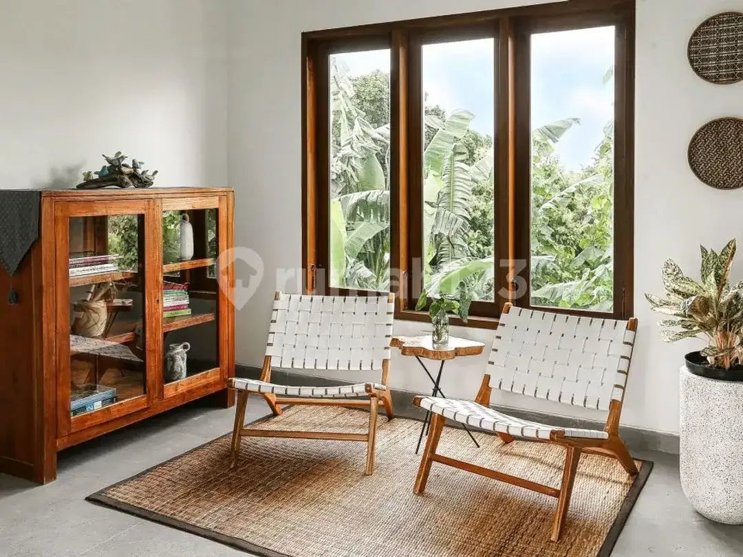 Modern Tropical House With Villa Style, Fully Furnished With Private Pool - Image 9 of 10