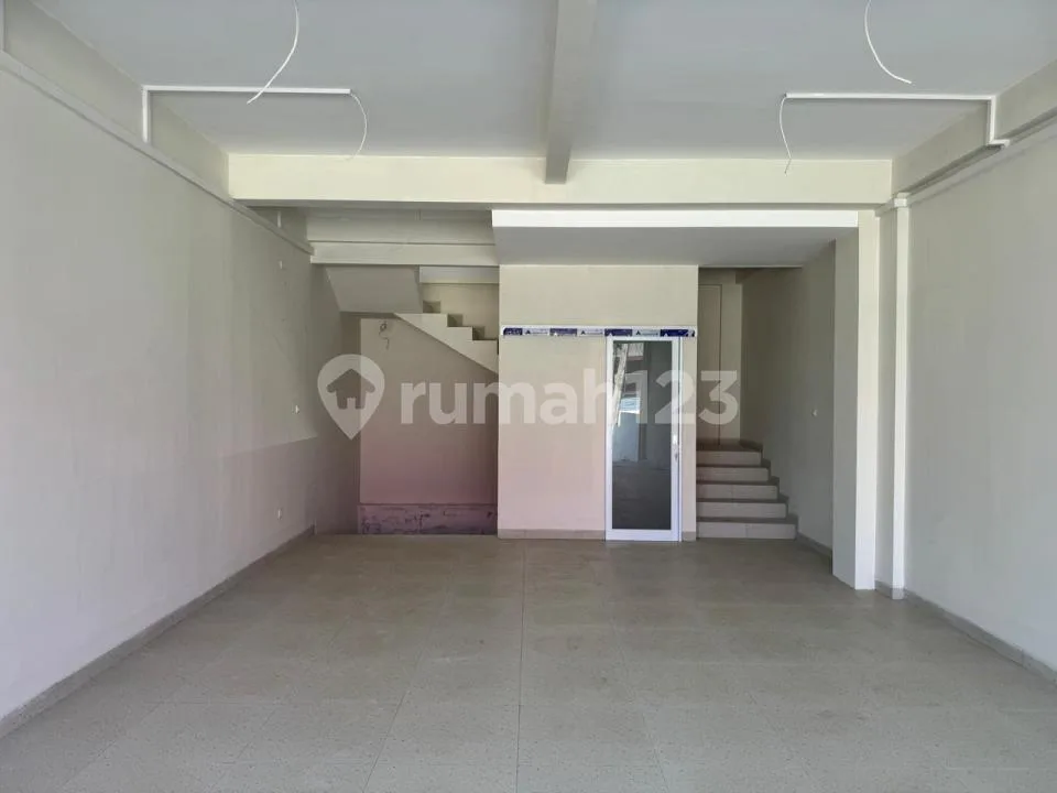 Ruko Strategis Benoa, 2 Lantai Lengkap dengan Rooftop dan Basement - Image 3 of 4