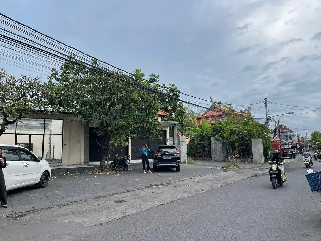 Di Jual Rumah + Toko Lokasi Strategis Di Jl. Palapa - Sesetan Denpasar - Image 1 of 6
