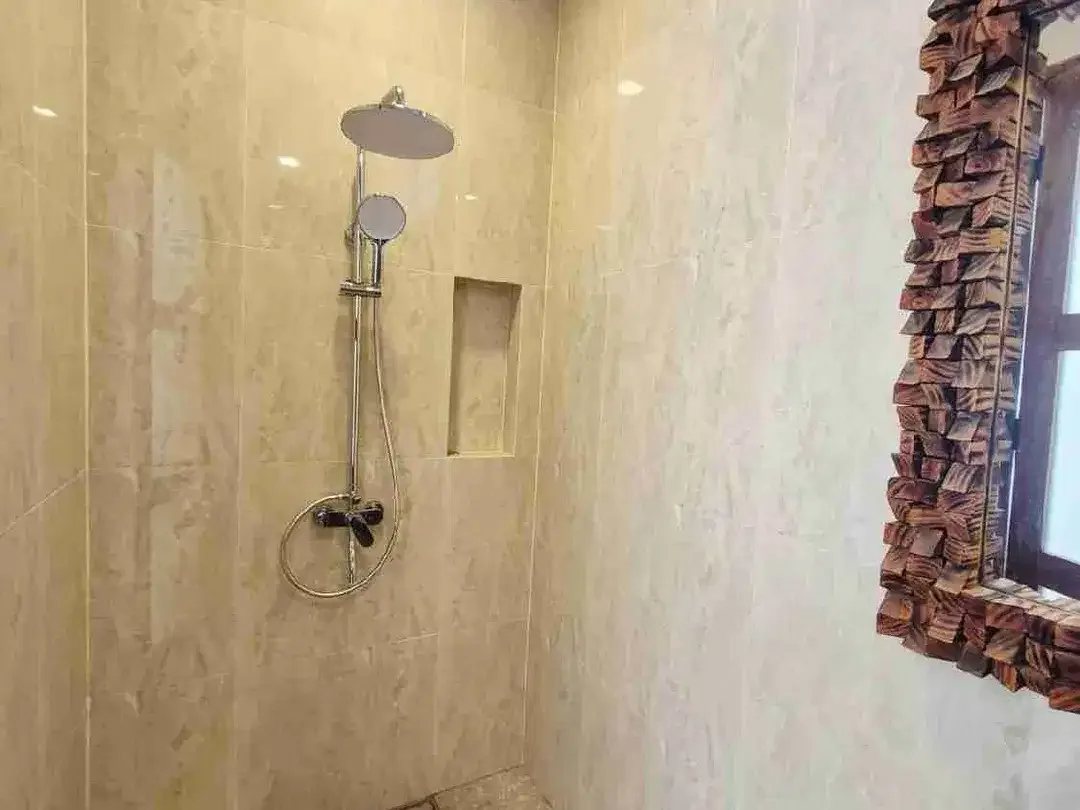 Brand New Modern Villa in cozy environment Taman Mumbul - Image 8 of 10