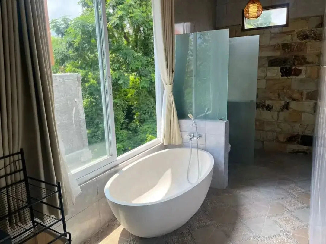 Disewakan villa cantik dengan lokasi strategis di kawasan Banjar Canggu, Kuta Utara – Bali. Cocok untuk tempat tinggal maupun investasi rental villa. - Image 2 of 10