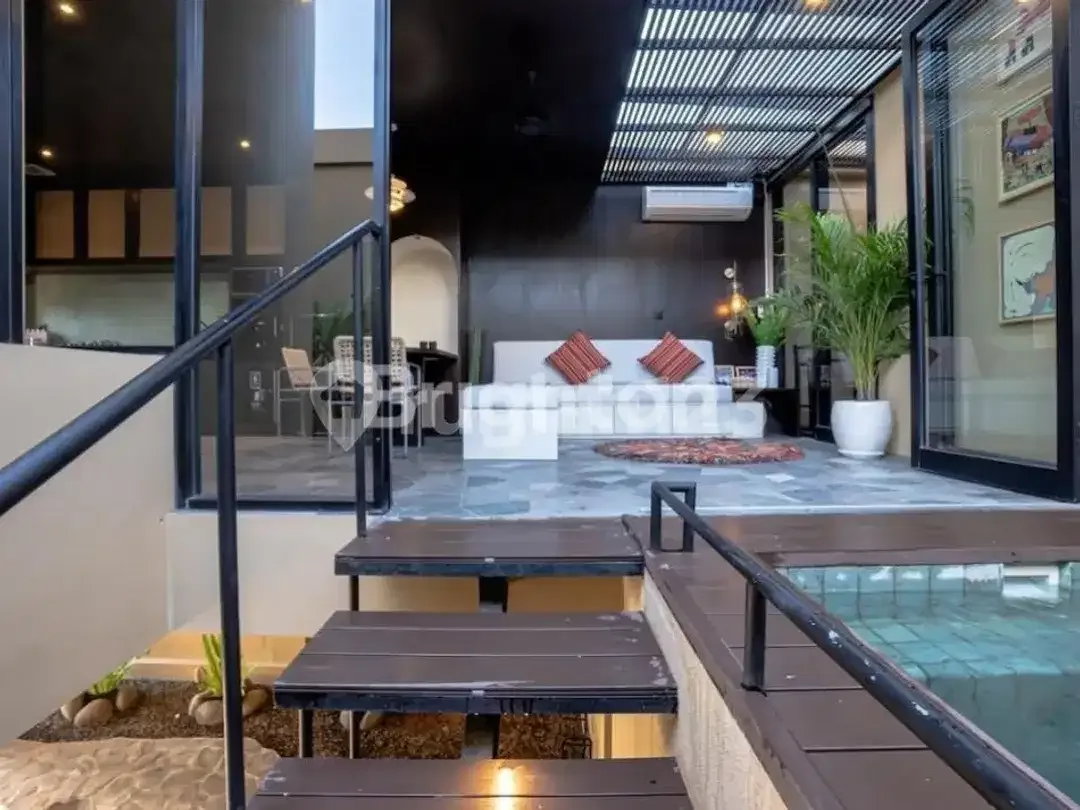 UNIQUE 3 STORY VILLA  2 BEDROOM IN SEMPOL PERERENAN CANGGU BALI - Image 1 of 8