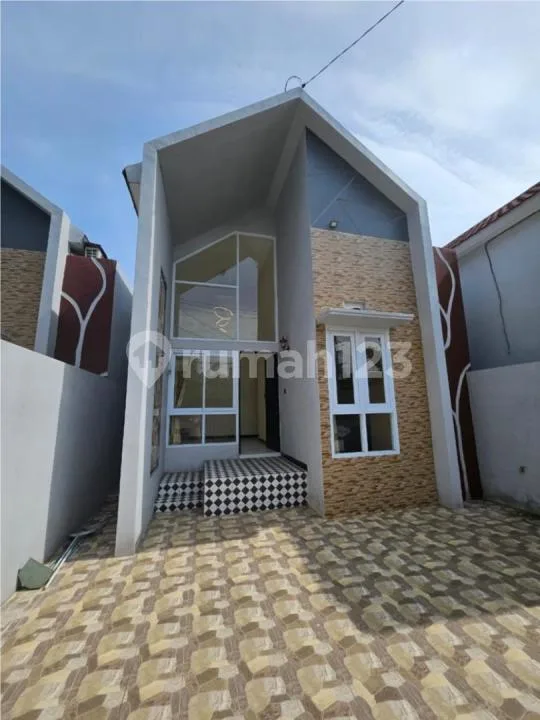 Luxury Villa With Pool And Full Decorative Lights - Image 1 of 4