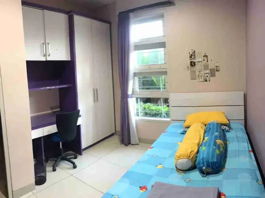 Rumah 2.5 Are, 4 Kamar di Area Gatsu Barat dekat Tiara - Image 6 of 9