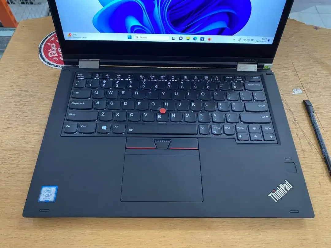 Lenovo ThinkPad X380 Yoga Core i7Gen8 Ram 16GB SSD 256GB Touchscren - Image 4 of 10