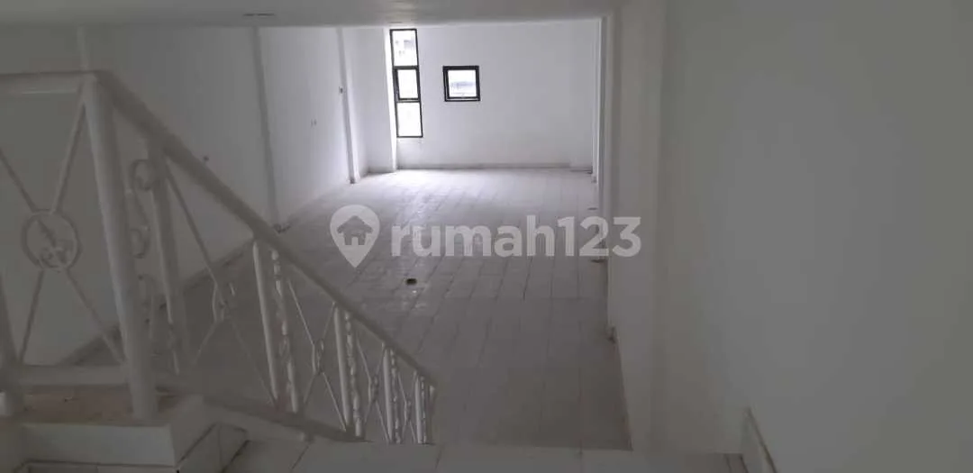 Dijual 3 Unit Ruko Strategis 3 Lantai Tuban Kuta - Image 2 of 4