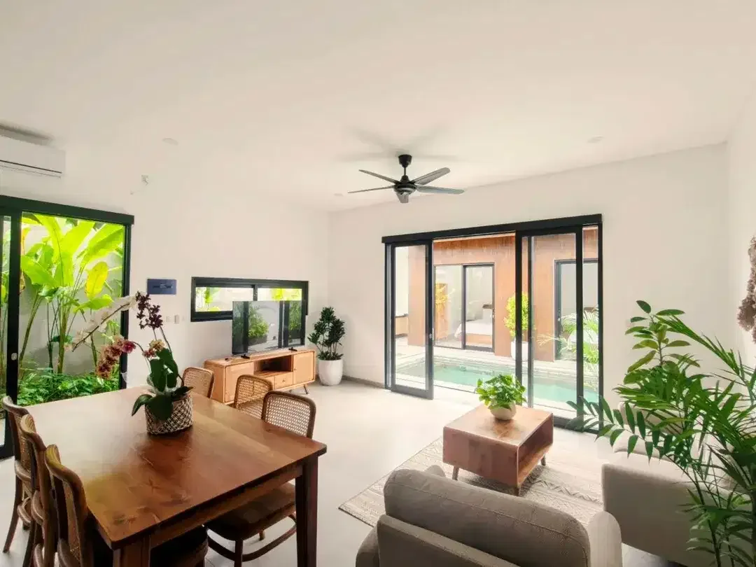 FOR RENT NEW VILLA 3BR FULLYFURNSIHED LOCATION BEST DEKAT PANTAI SINDHU SANUR - Image 1 of 7