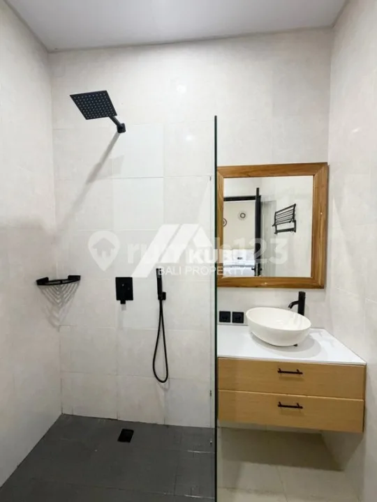 Kbp117 Beachside 9 Bedrooms Apartment For Rent In Sanur - Image 4 of 4