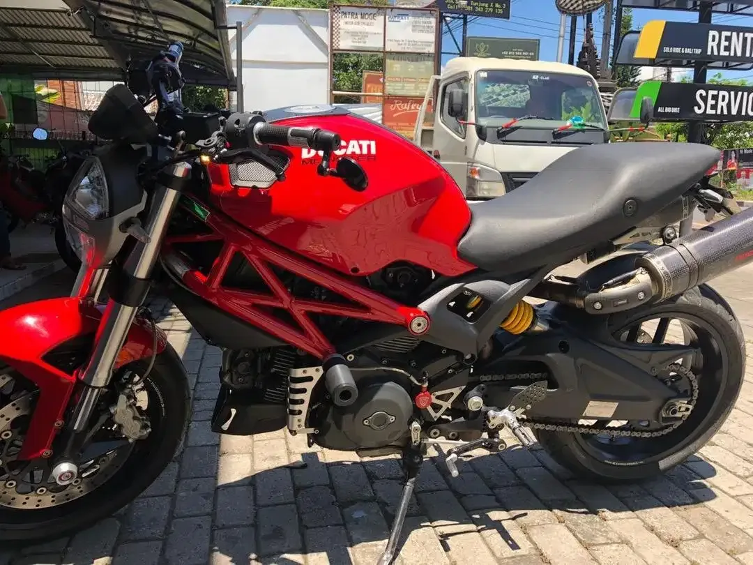 Ducati Monster 975 - Image 7 of 9