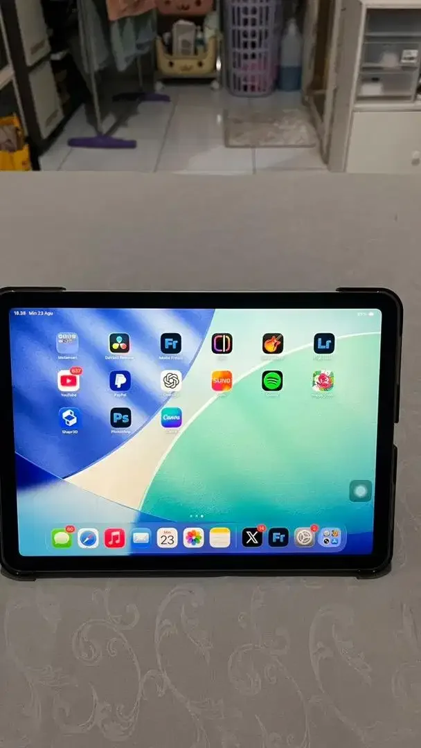 Ipad Air 11 M4 space grey 128GB Wifi Only + Aple pen - Image 2 of 6