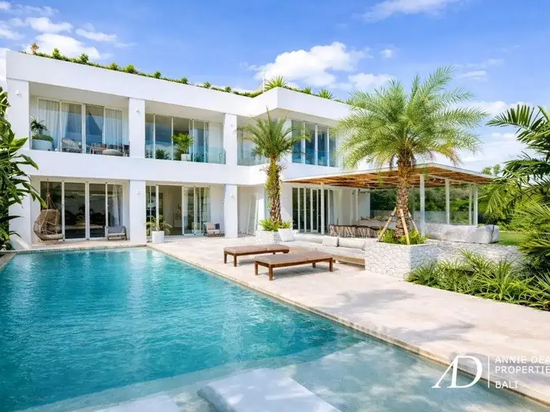FREEHOLD | MODERN ALL-WHITE DESIGN VILLA WITH ROOFTOP & OCEAN VIEWS - JIMBARAN - Image 2 of 10