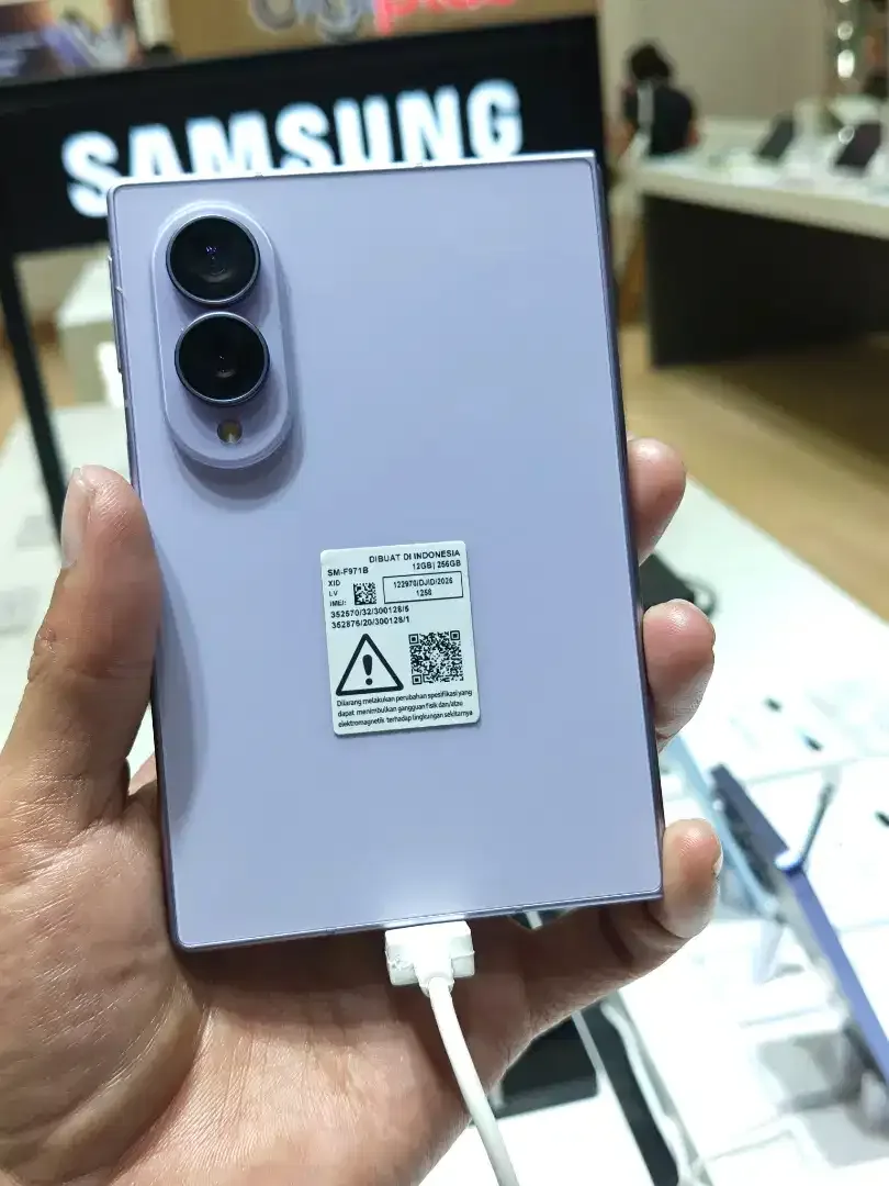 PROMO CICILAN FREE 2 KALI ANGSURAN SAMSUNG Z FOLD 8 - Image 1 of 1