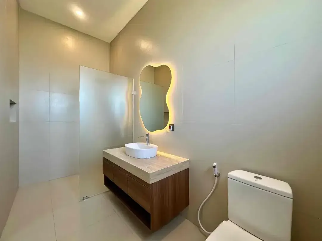 BRAND NEW 3 BEDROOMS MINIMALIST MODERN TROPICAL STYLE  QUIET ARE LOCATION AT MUNGGU - Image 6 of 10