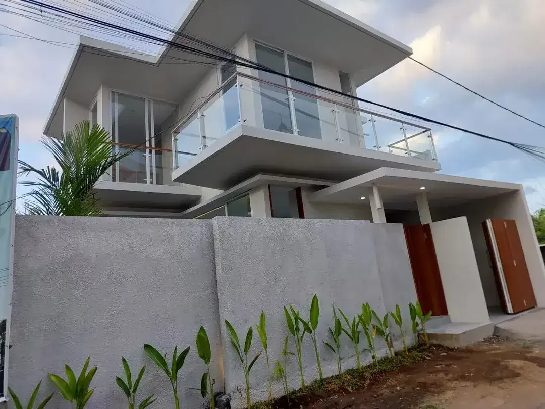 DIJUAL VILLA MODERN SIAP HUNI – KAWASAN EKSKLUSIF SANUR - Image 1 of 10
