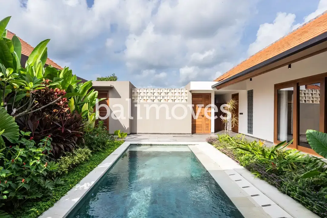 Vila Baru Yang Cantik Tiga Kamar Tidur Di Kompleks Tepi Pantai Sanur - Image 4 of 10