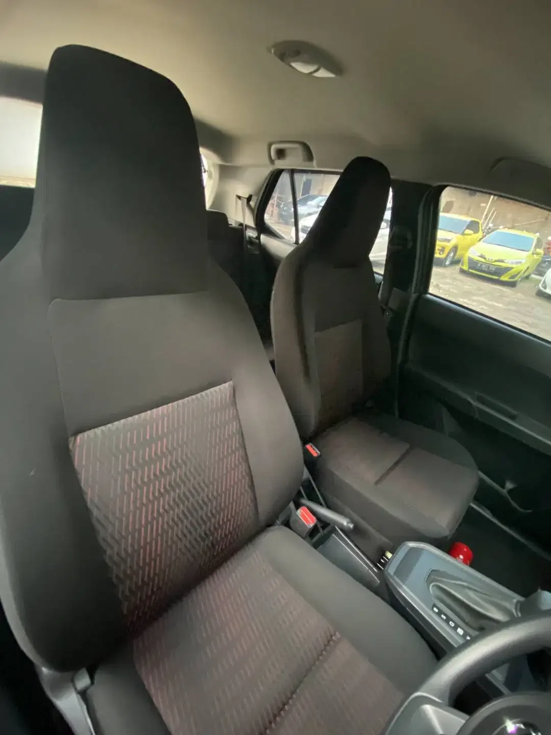 DIJUAL MURAH HARGA PEDAGANG AYLA 1.2 R 2024 - Image 4 of 4