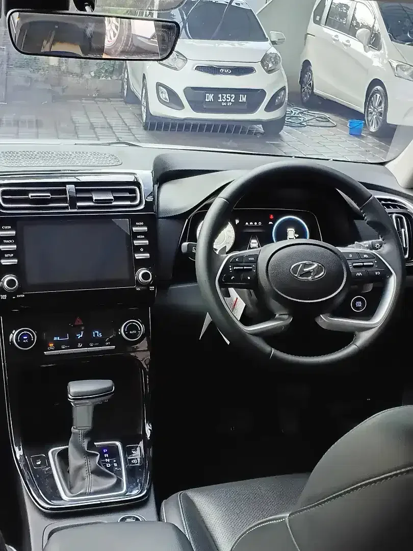 HYUNDAI CRETA PRIME AT ASLI BALI SEPERTI BARU - Image 7 of 10