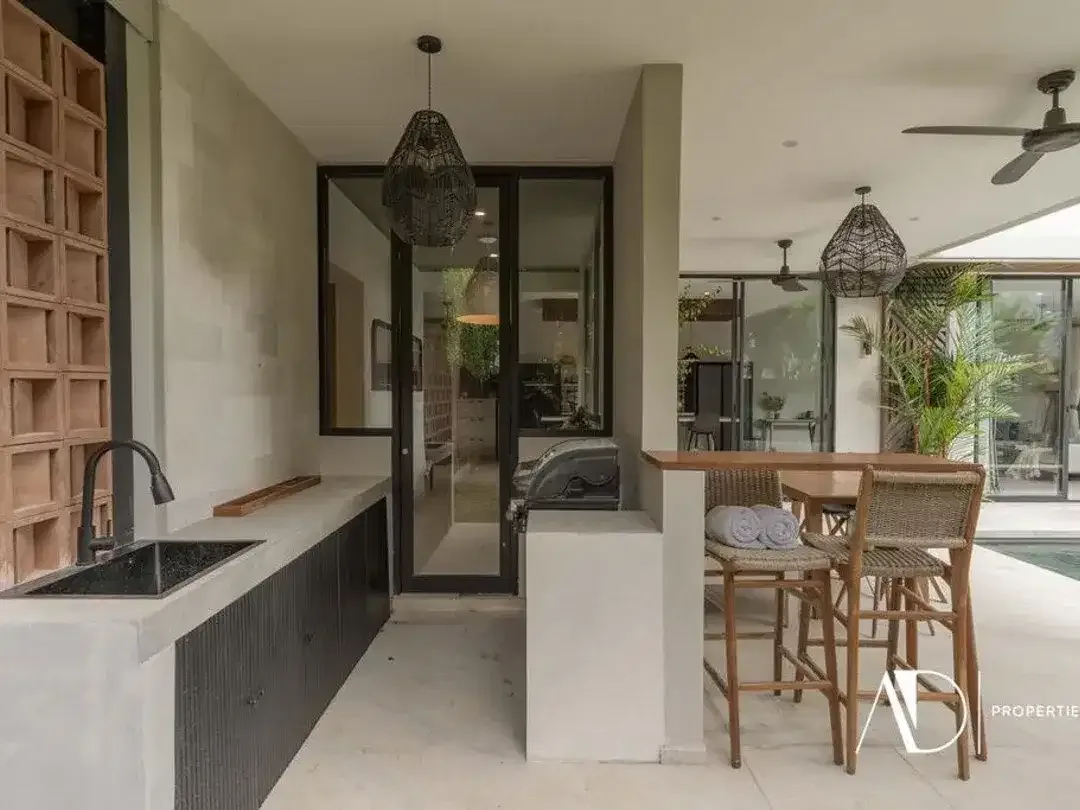 LEASEHOLD | 5-BEDROOM FAMILY VILLA WITH RICE FIELD VIEWS IN BERAWA - Image 6 of 10