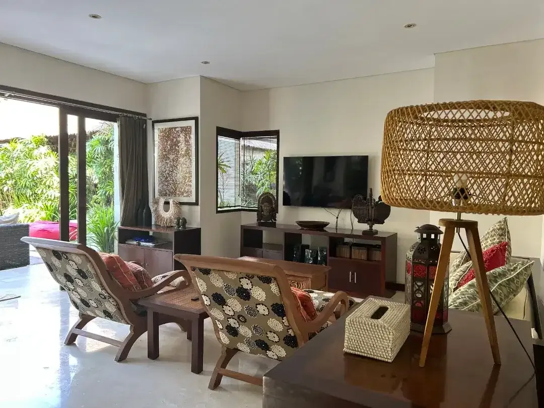 BALINESE VILLA NEAR PERERENAN BEACH - FOR SALE - Image 2 of 10