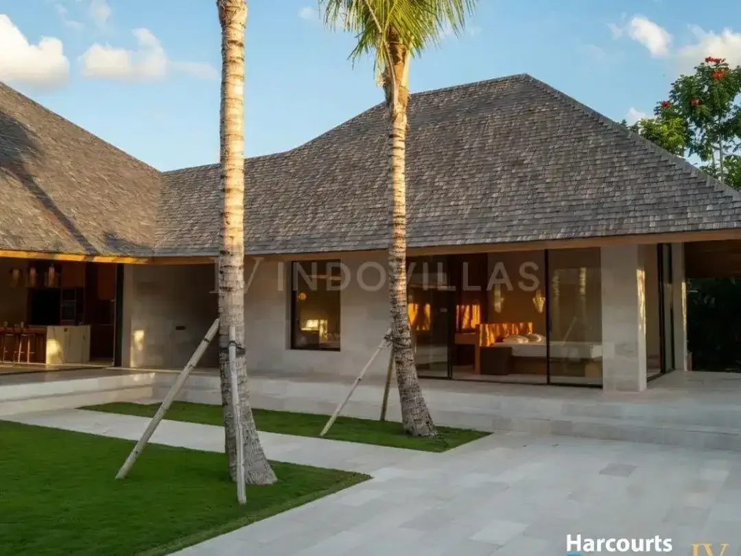 Villa Mewah 5 Kamar Tidur Siap Huni di Pererenan Bali Dekat Pantai - Image 2 of 10