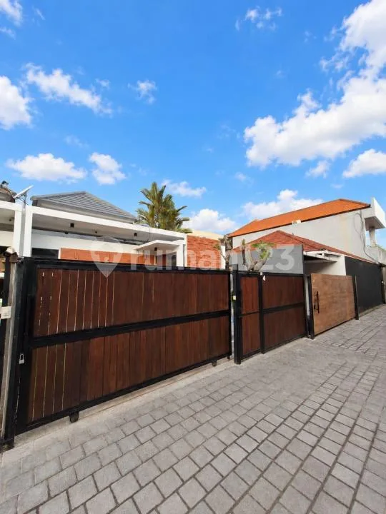 Villa For Rent - Image 2 of 4