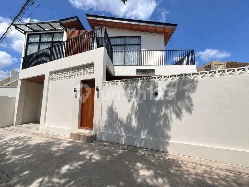 Yearly Rent Brand New Modern Tropical Villa 2 Bedrooms In Pererenan Bali. - Image 1 of 4