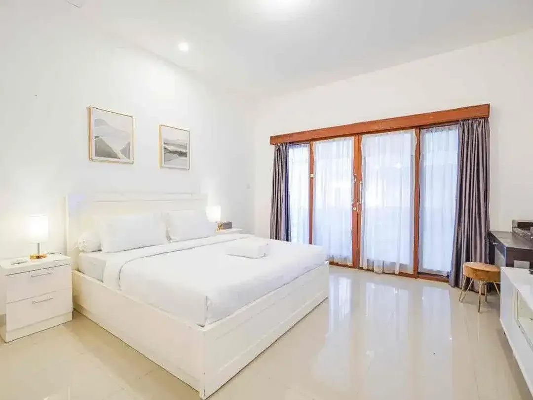 Villa Nyaman 3 Bedroom Seminyak Lokasi Strategis - Image 7 of 10