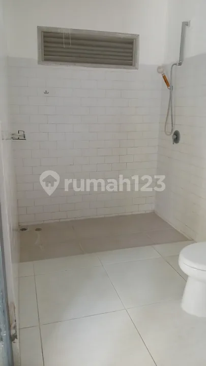 Peaceful 3Br Villa Near In Padang Linjong To Be Revealed - Image 3 of 4