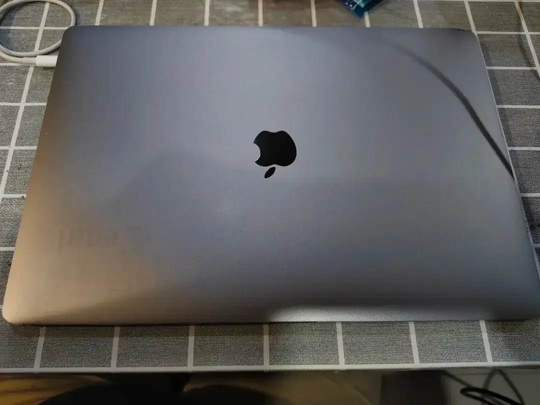BUC Macbook Pro 2018 - Image 1 of 4