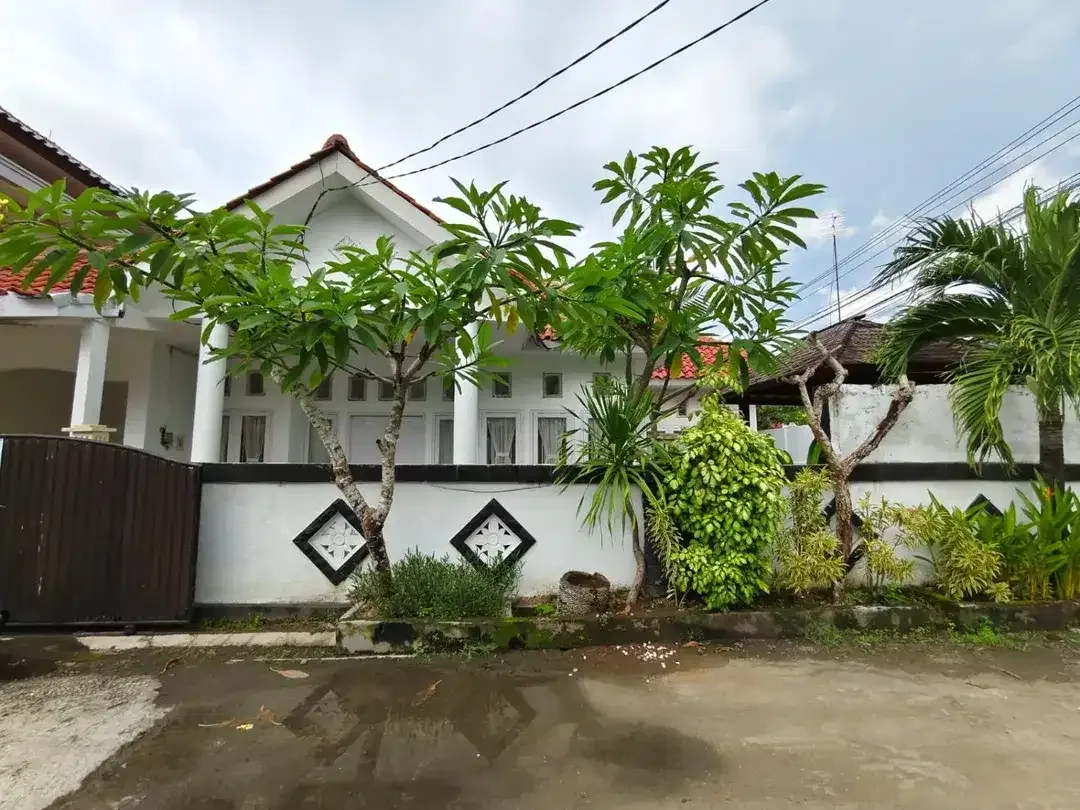 Villa yang Berlokasi di Jimbaran,Lokasi Strategis,Dkt Tol, Pantai - Image 2 of 10