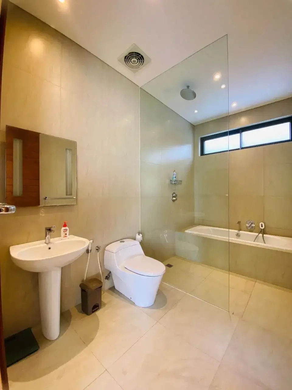 Villa Modern Kerobokan Kuta Utara Badung - Image 5 of 10