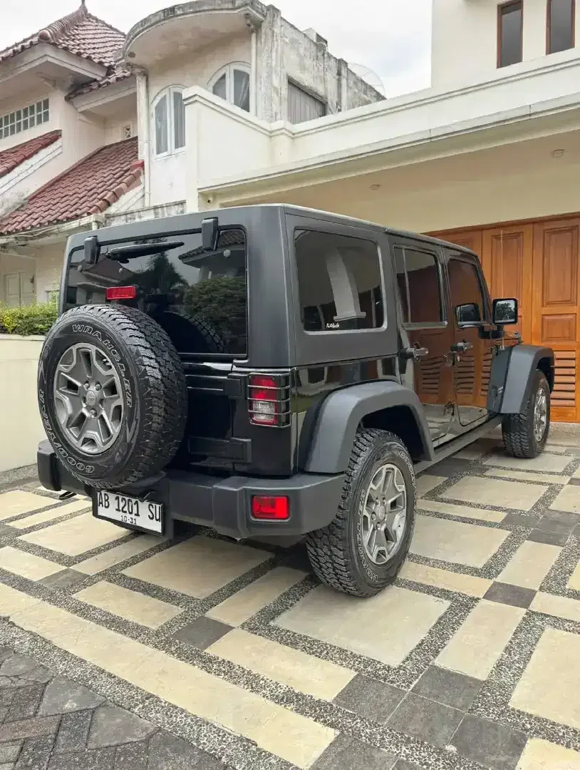 JEEP WRANGLER RUBICON UNLIMITED 3.6 AT 4X4 - Image 3 of 10