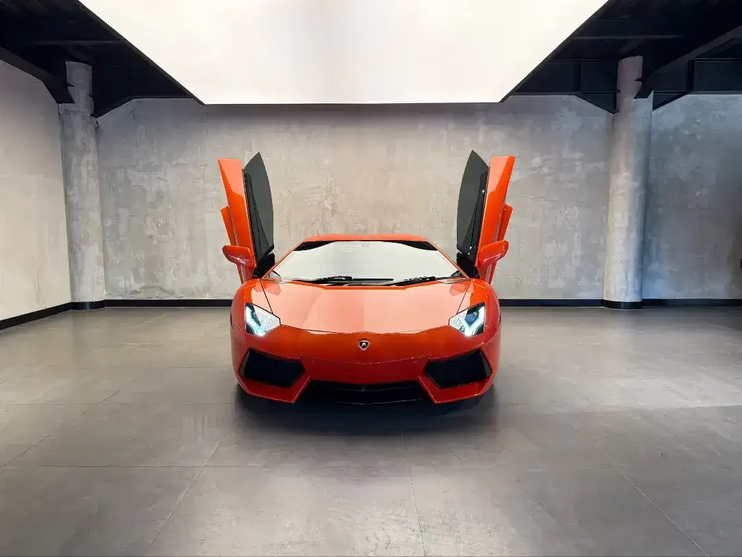 Lamborghini Aventador LP 700-4 6.5L 2012 - Image 1 of 10