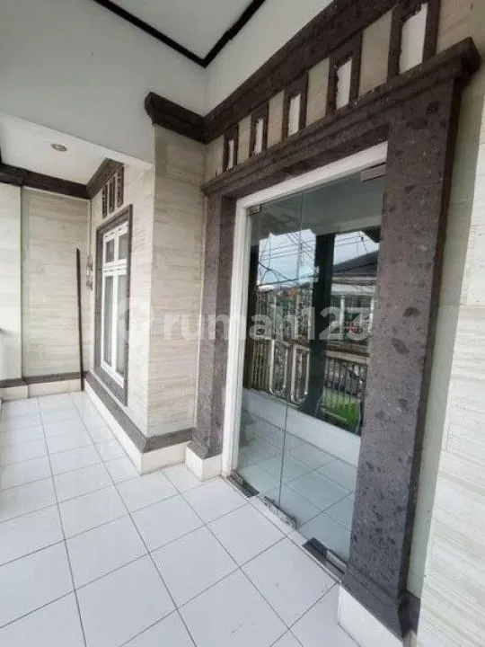 Uko 2 Lantai Pinggir Jalan Mahendradatta Denpasar Parkir Luas - Image 3 of 4