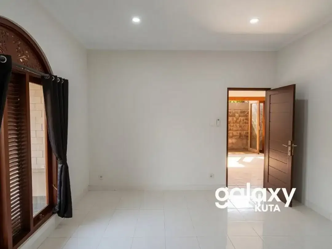 DISEWAKAN RUMAH STRATEGIS DI TUKAD BALIAN RENON DENPASAR - Image 5 of 7