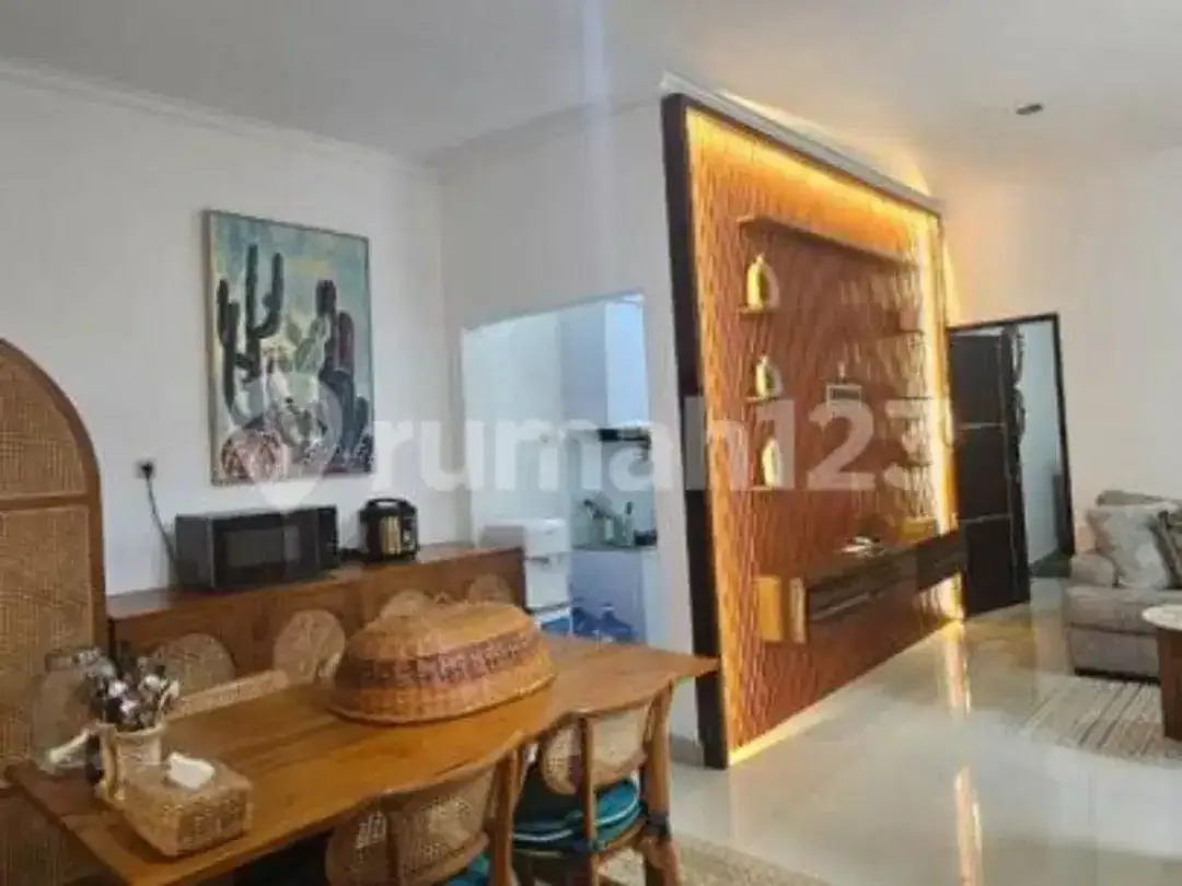 Rumah 2 Lantai Fully Furnished Padangsambian, One Gate Sistem Aman 24 Jam - Image 6 of 10