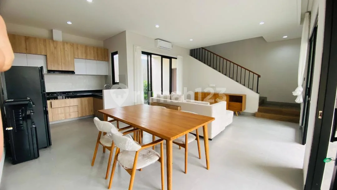 Villa Bangunan Baru Dekat Pantai Lokasi Strategis di Sanur - Image 4 of 4