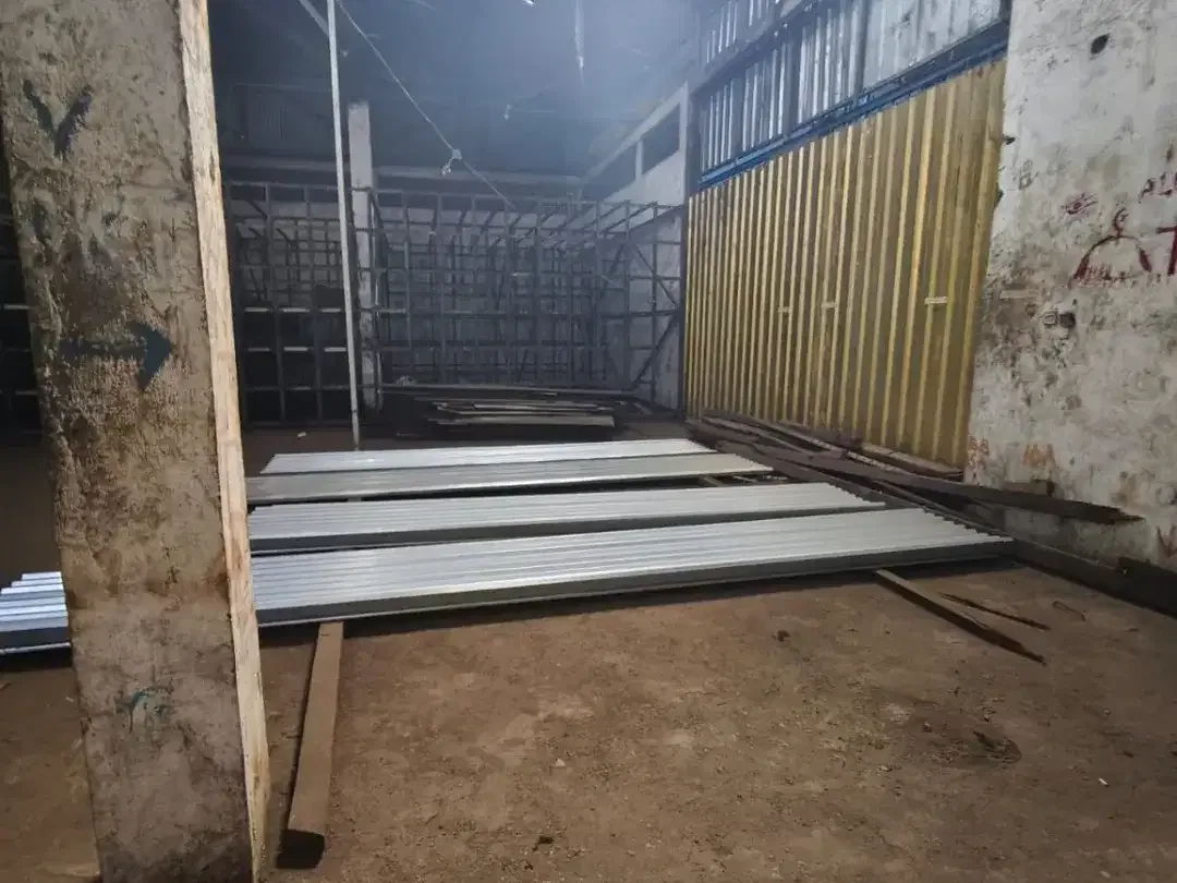 Gudang + Mess 400 m² Over Kontrak di Gatot Subroto Timur - Image 2 of 10