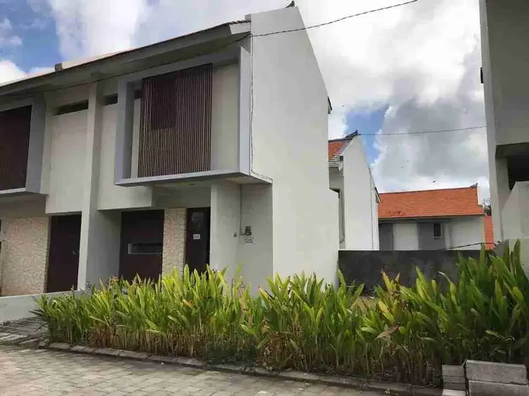 dijual rumah lantai 2 one gate dekat Asian internasional scool taman Rama purigading jimbaran Kuta Selatan Badung Bali - Image 1 of 10