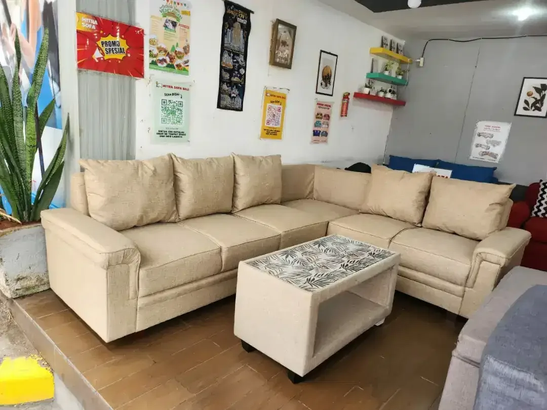Sofa L Ruang kecil + meja , Bisa Service Sofa ,Perbaikan Kursi Makan - Image 7 of 10