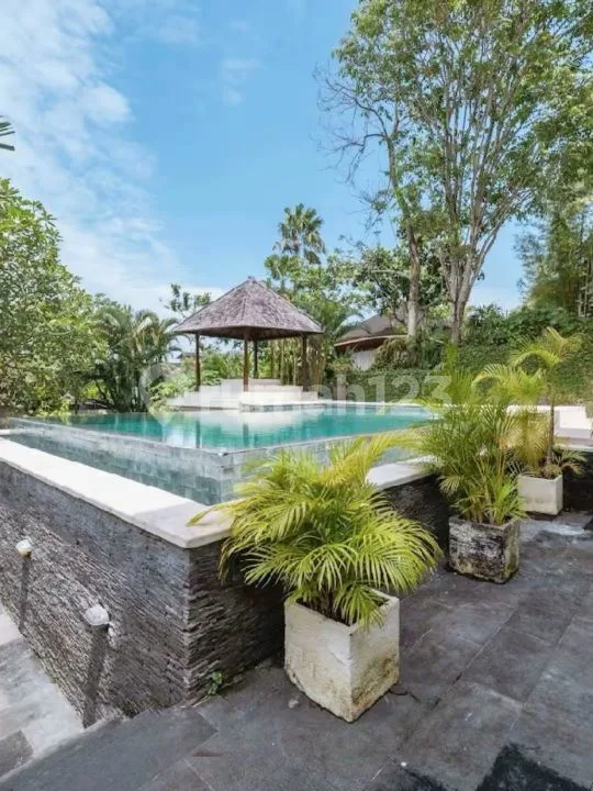 For Rent Villa 6 Br di Canggu Plus Apartemen - Image 3 of 4