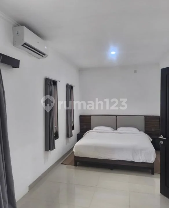 Villa Siap Huni Posisi Hook di Puri Gading - Blongkeker - Image 2 of 4